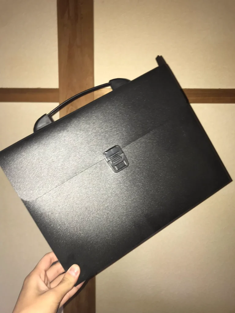 面接カバンは100均で買える