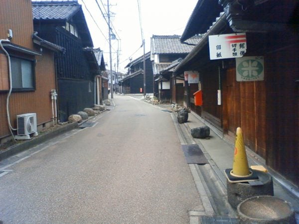 岩倉街道が続く中小田井地区
