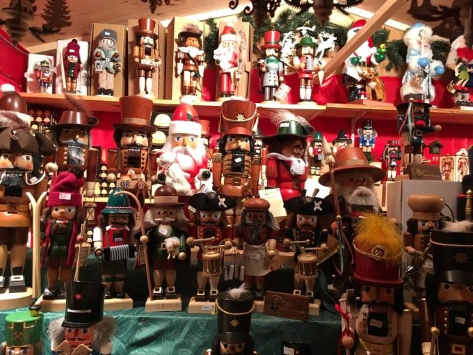 CHRISMAS MARKET 人形②