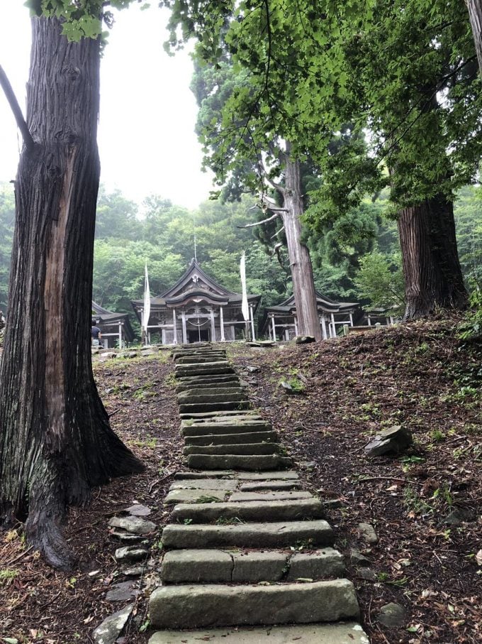 秋田 パワースポット赤神神社五社堂 階段