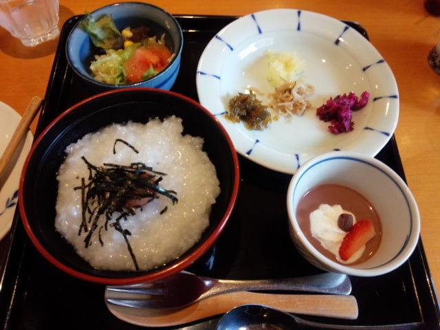 Ｃａｆｅ＆Ｄｉｎｉｎｇ 茶えずり