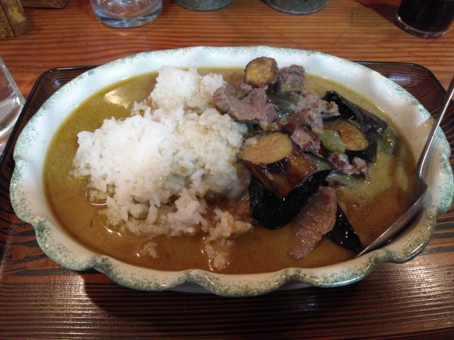 無国籍料理 倅