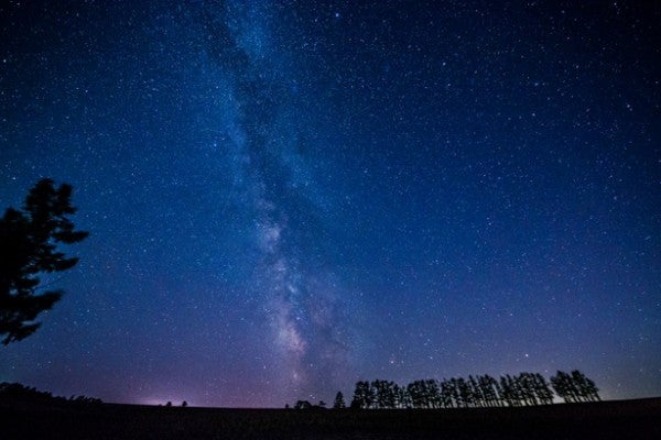 北海道 星空 マイルドセブンの丘(美瑛町 )
