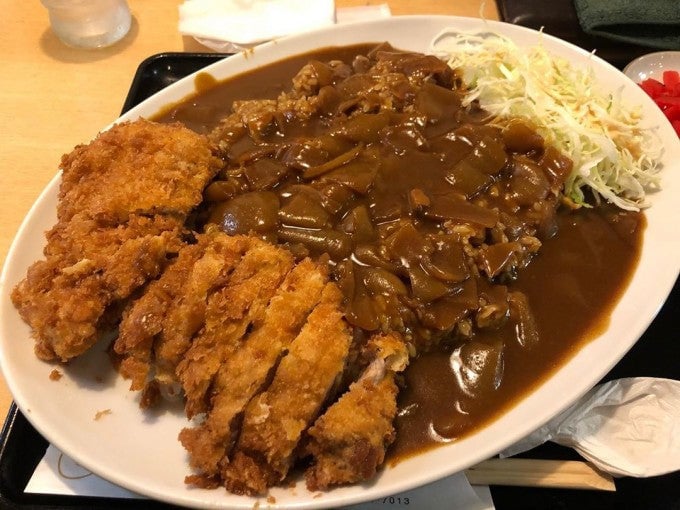 横浜デカ盛り どん八山下町店