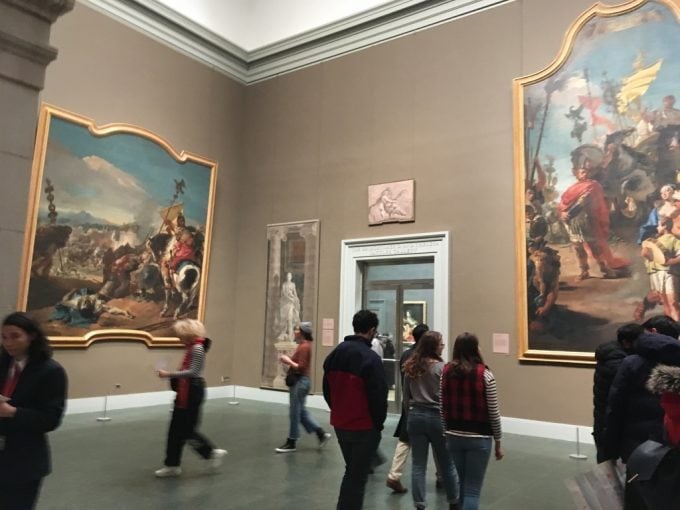 The metropolitan museum of art 館内2