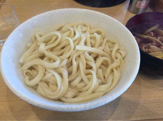 小吃店のじゃじゃ麺