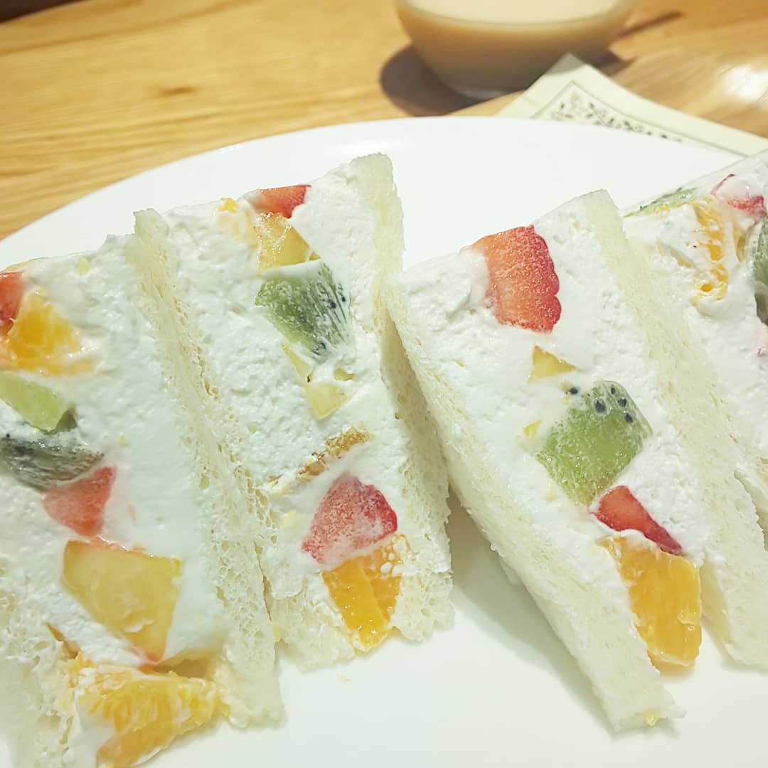 ザロイヤルカフェヨコハマ