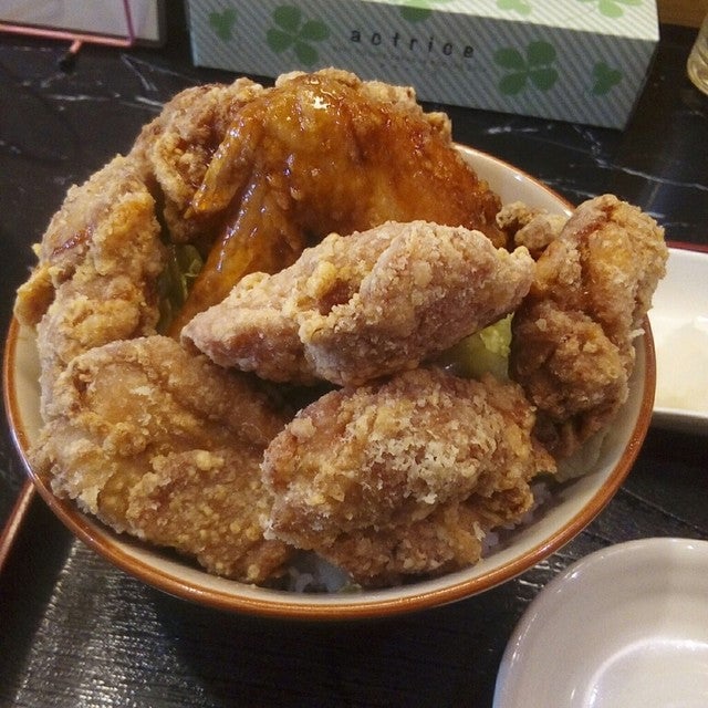 横浜デカ盛り あげ市 鶴見店