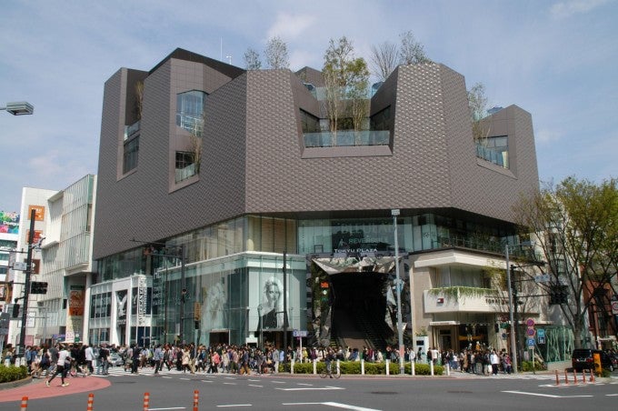 東急プラザ表参道原宿前