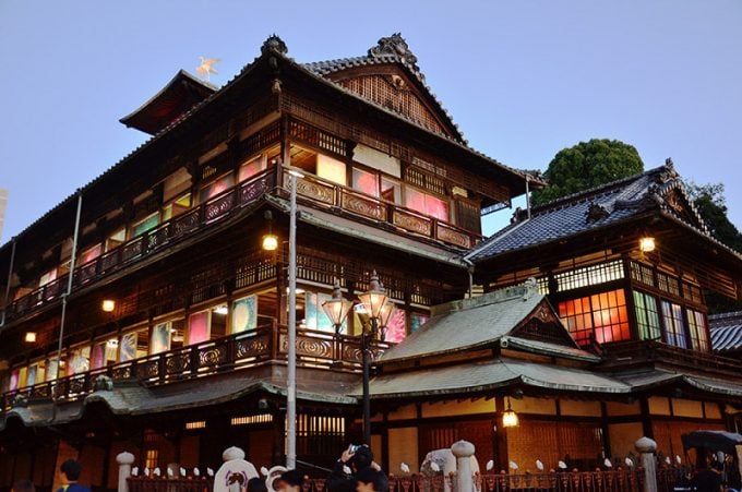 松山近郊のおススメ日帰り温泉TOP道後温泉本館