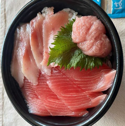 まぐろ丼