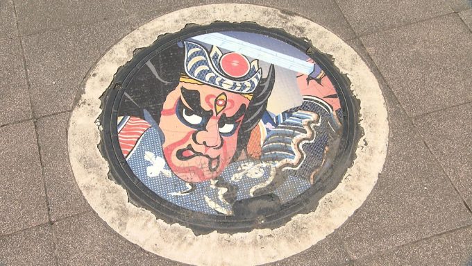 ねぶたマンホール