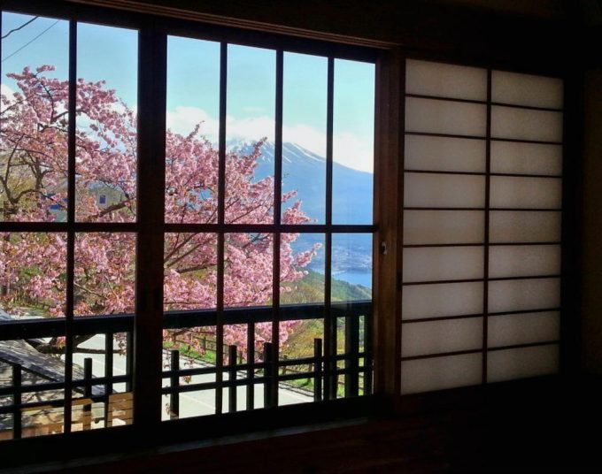 天下茶屋 御坂峠本店