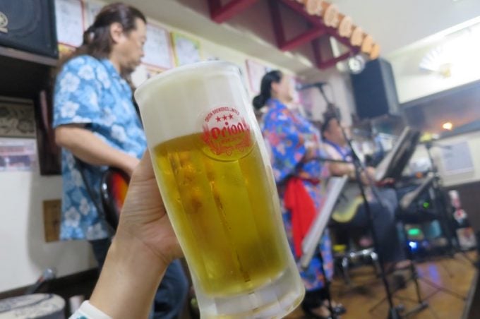 宮古島の島唄ライブ居食屋 和おん