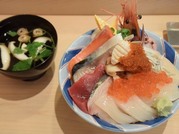 鮨とろ 海鮮丼