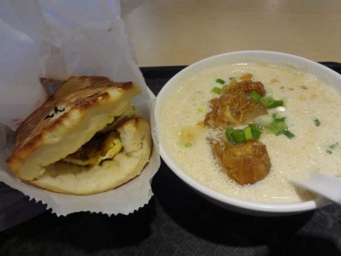 台湾2日目朝ごはん 阜杭豆漿