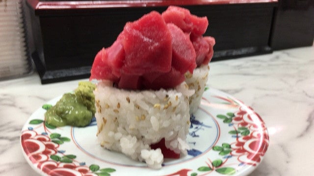 市場のすしやさん