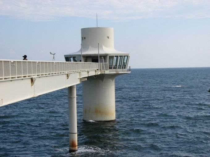 勝浦海中展望塔
