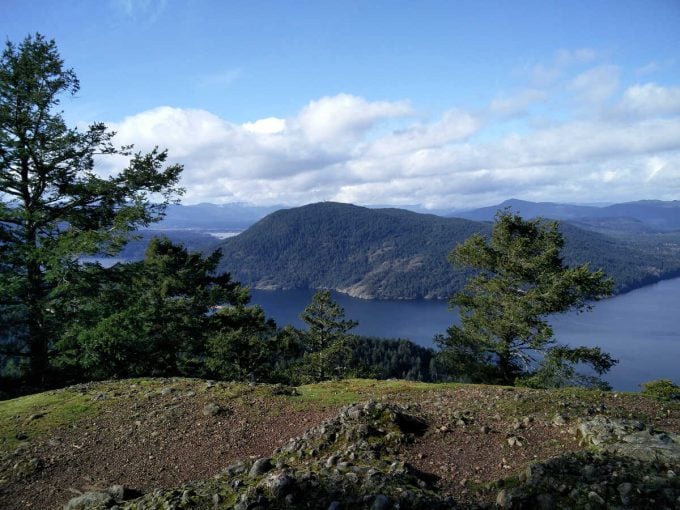 妖精が住む山として有名なMount Erskine(アースキン山)
