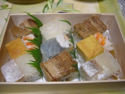 大阪すし萬の箱寿司