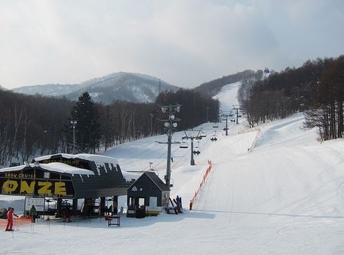 札幌近郊のスキー場 スノークルーズオーンズ